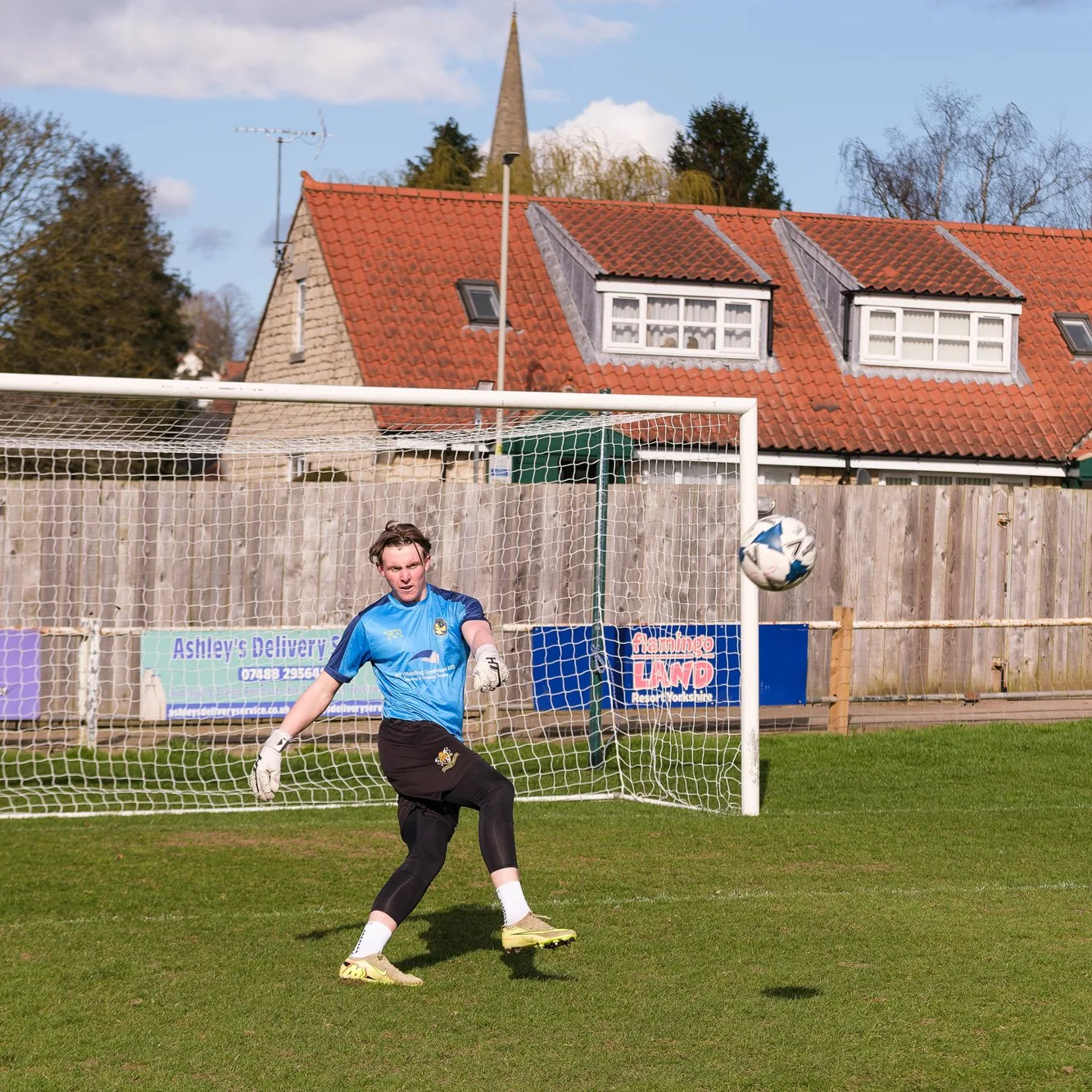 Pickering Town v Bottesford Town — photograph 3