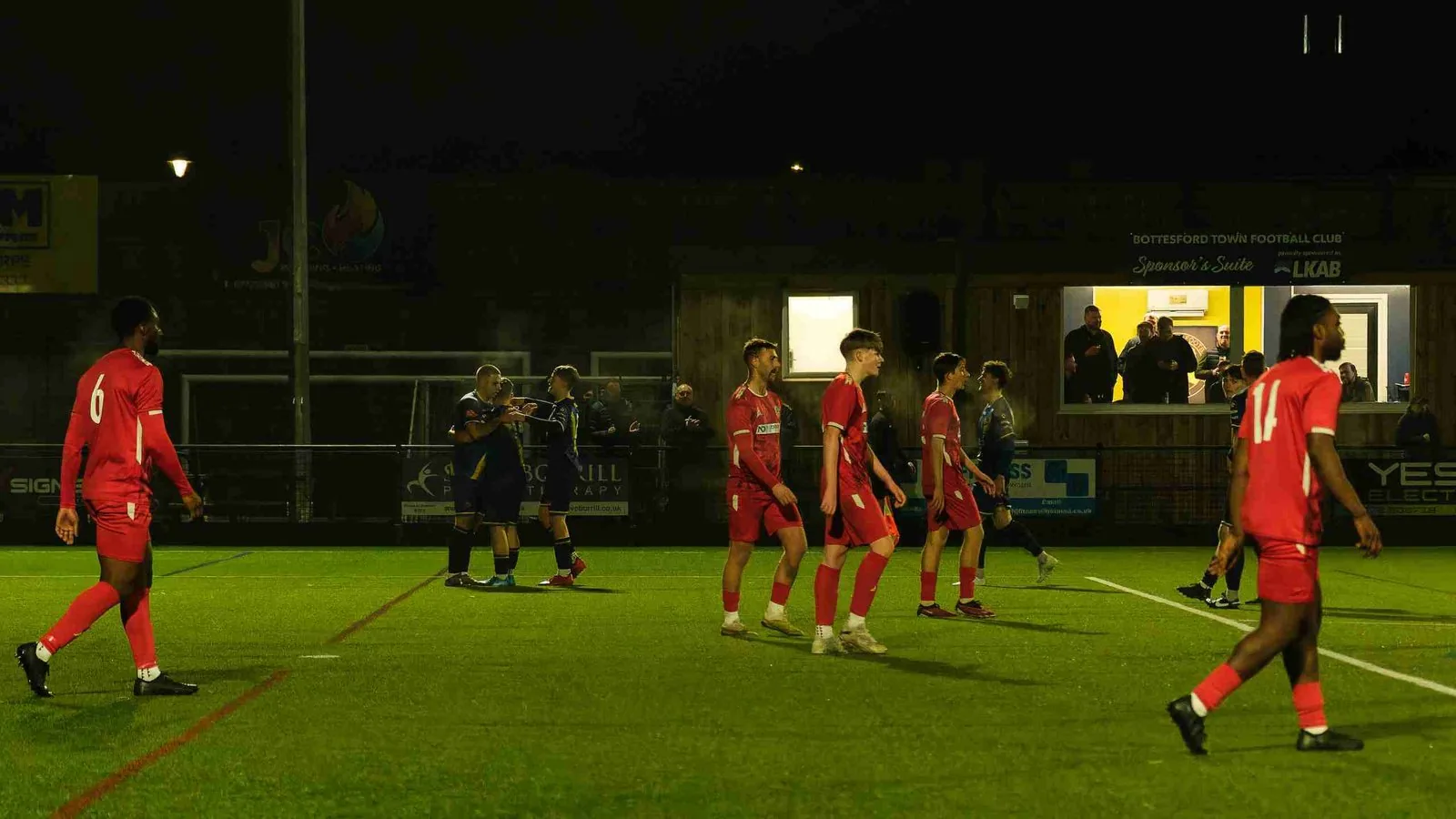 Bottesford Town FC v Wombwell Town — photograph 1